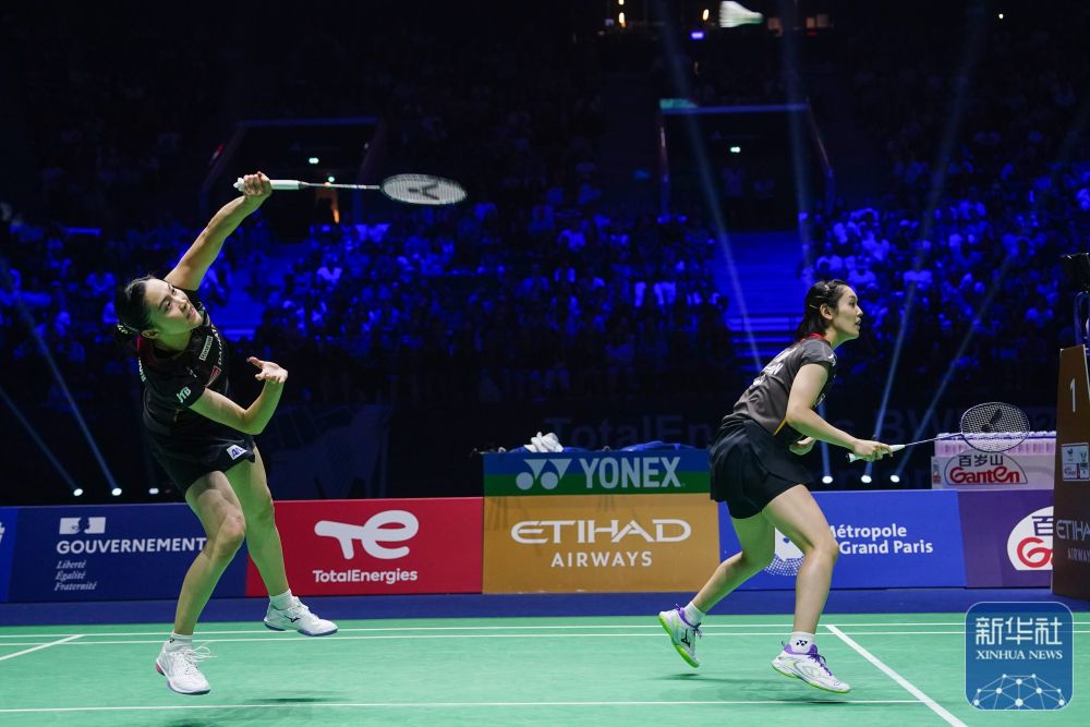 与此同时 与此同时